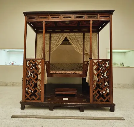 Nelson-Atkins Museum of Art Canopy Bed with Alcove